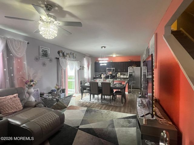 9 Tradewinds Avenue, Barnegat, NJ 08005