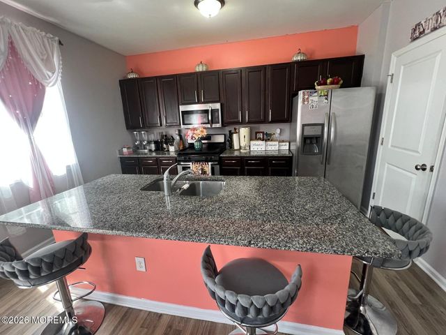 9 Tradewinds Avenue, Barnegat, NJ 08005
