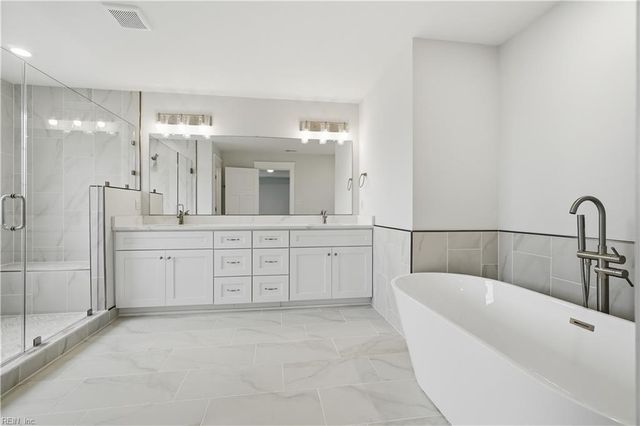 966 W Ocean View AVE, Norfolk, VA 23503