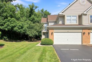 327 Cimarron Road 327, Lombard, IL 60148