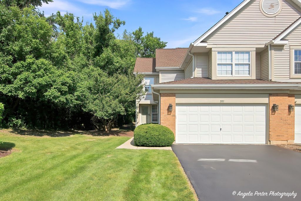 327 Cimarron Road 327, Lombard, IL 60148