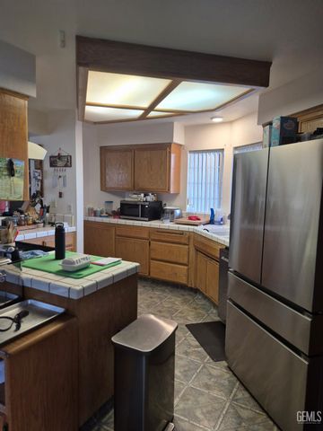 1173 Redwood Court, Tehachapi, CA 93561