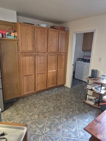 1173 Redwood Court, Tehachapi, CA 93561