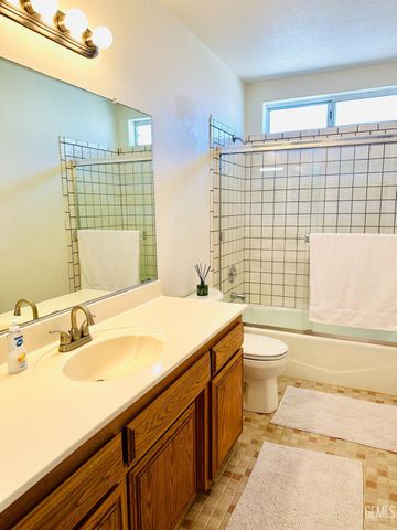 1173 Redwood Court, Tehachapi, CA 93561