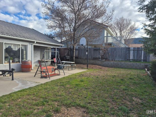 1173 Redwood Court, Tehachapi, CA 93561