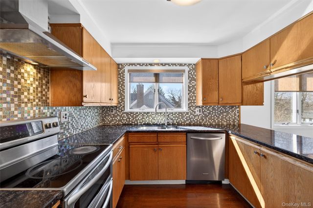 80 Ridgeview Drive, Pleasantville, NY 10570