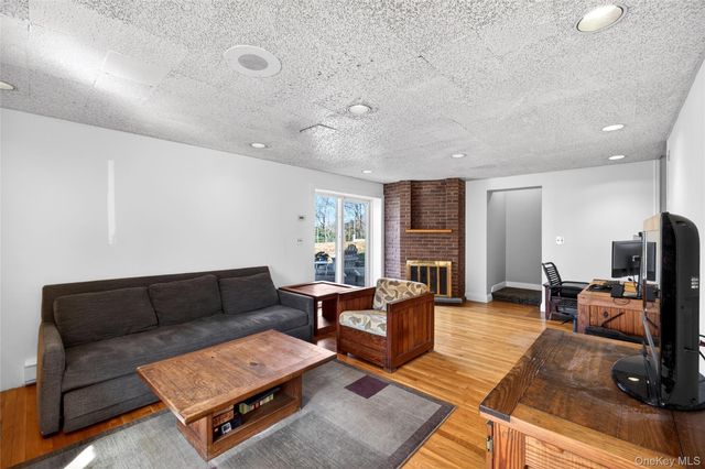 80 Ridgeview Drive, Pleasantville, NY 10570