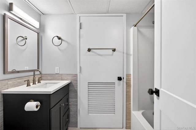 80 Ridgeview Drive, Pleasantville, NY 10570