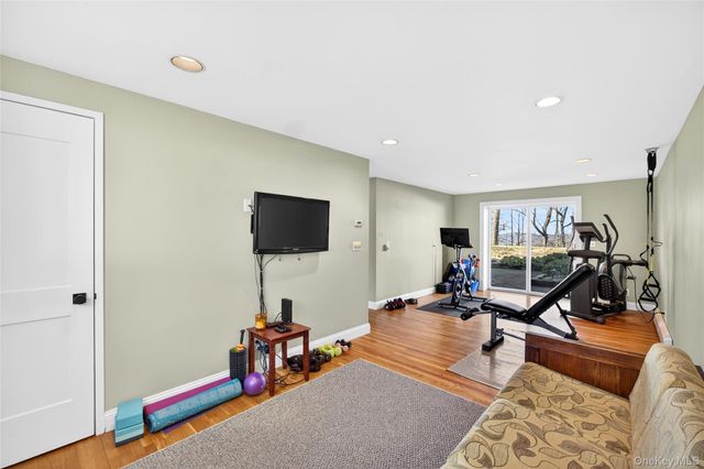 80 Ridgeview Drive, Pleasantville, NY 10570