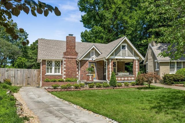 2126 UNIVERSITY CIR, Memphis, TN 38112