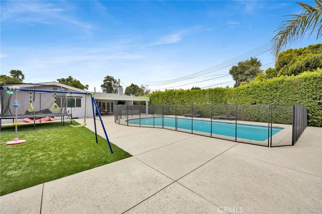 8746 Ruffner, Northridge, CA 91343