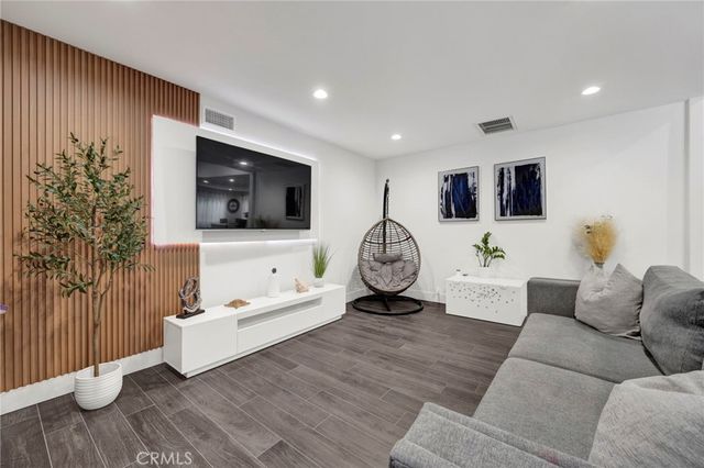 8746 Ruffner, Northridge, CA 91343