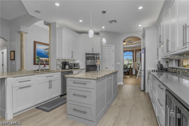 4904 Sedgewood LN, Naples, FL 34112