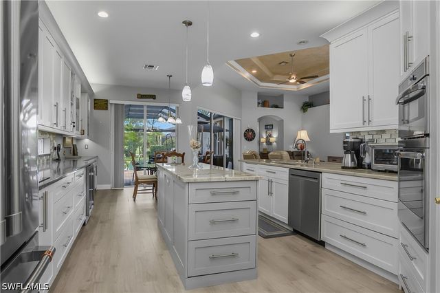 4904 Sedgewood LN, Naples, FL 34112