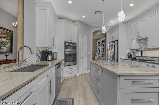 4904 Sedgewood LN, Naples, FL 34112