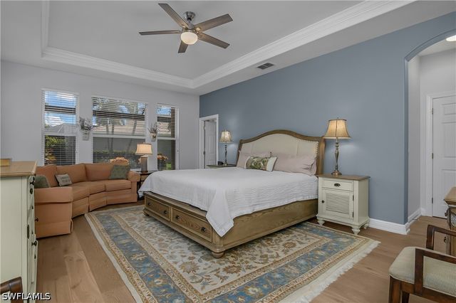 4904 Sedgewood LN, Naples, FL 34112