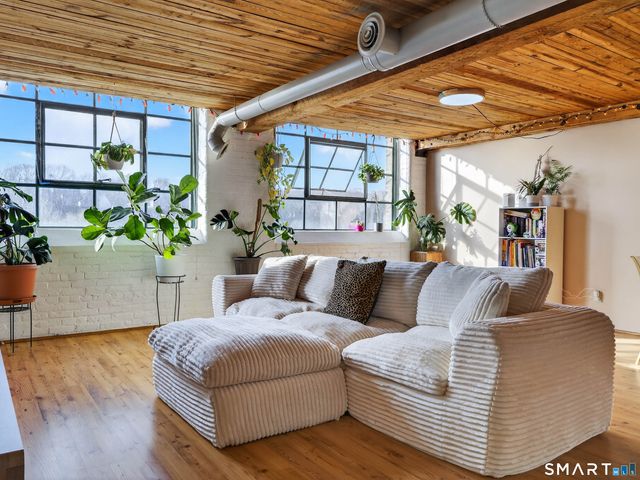 68 Thermos Avenue 215B, Norwich, CT 06360