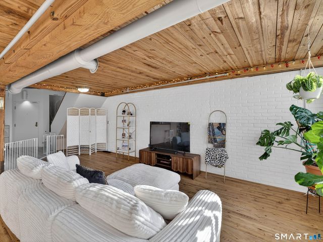 68 Thermos Avenue 215B, Norwich, CT 06360