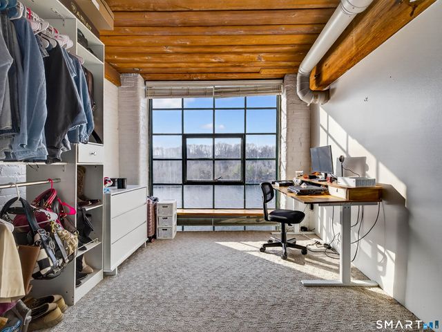 68 Thermos Avenue 215B, Norwich, CT 06360