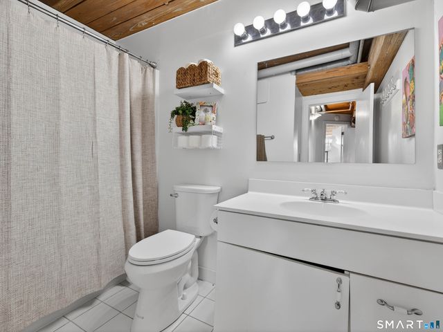 68 Thermos Avenue 215B, Norwich, CT 06360