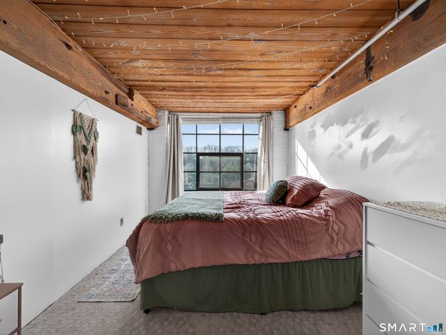 68 Thermos Avenue 215B, Norwich, CT 06360