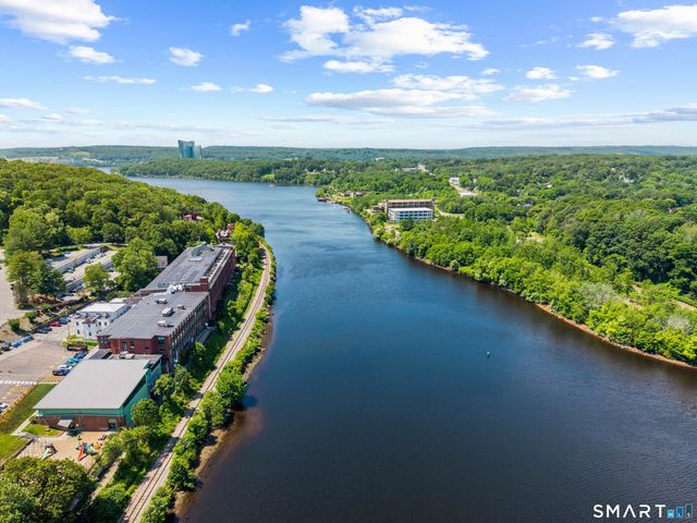 68 Thermos Avenue 215B, Norwich, CT 06360