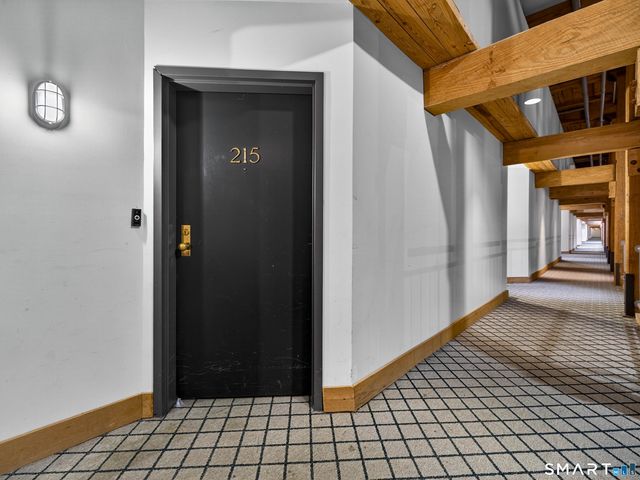 68 Thermos Avenue 215B, Norwich, CT 06360