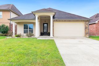 214 Forest Grove Drive, Youngsville, LA 70592