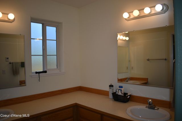 1406 Walnut ST, Sandpoint, ID 83864