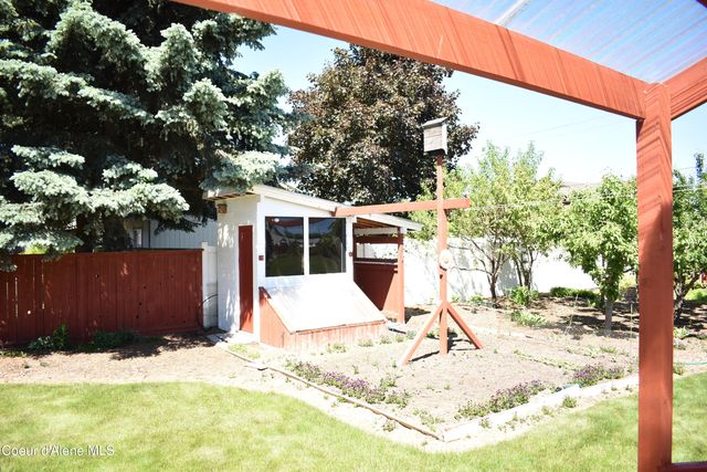 1406 Walnut ST, Sandpoint, ID 83864