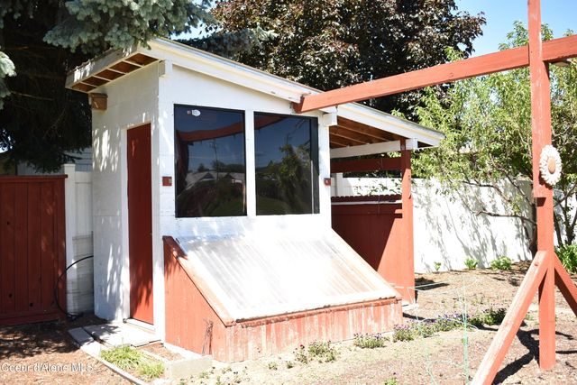 1406 Walnut ST, Sandpoint, ID 83864