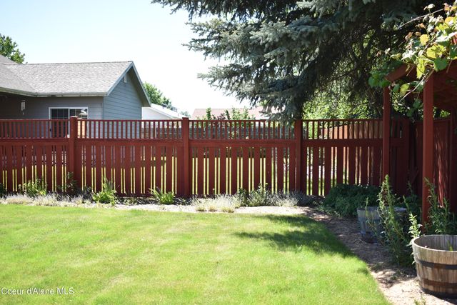 1406 Walnut ST, Sandpoint, ID 83864