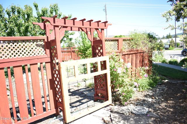 1406 Walnut ST, Sandpoint, ID 83864