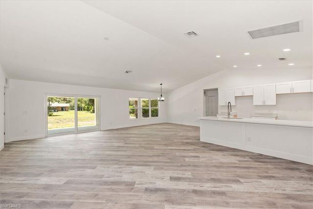 414 Cleveland AVE, Lehigh Acres, FL 33972