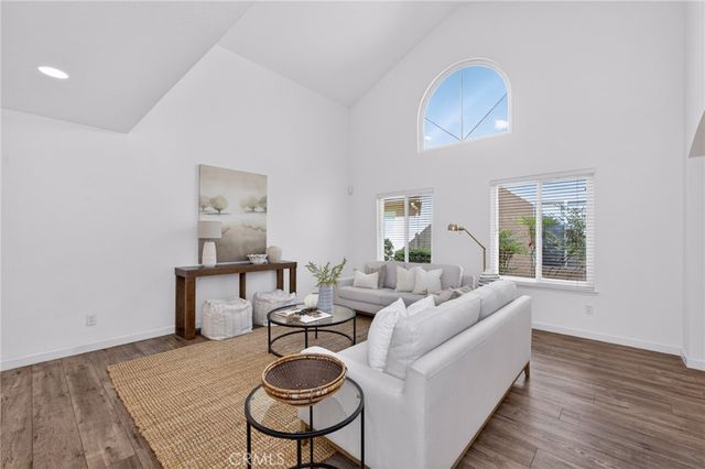 2997 W Silverhill, Fresno, CA 93711