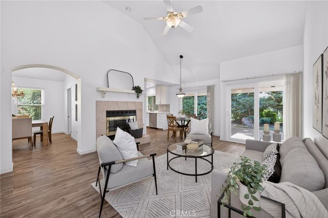 2997 W Silverhill, Fresno, CA 93711