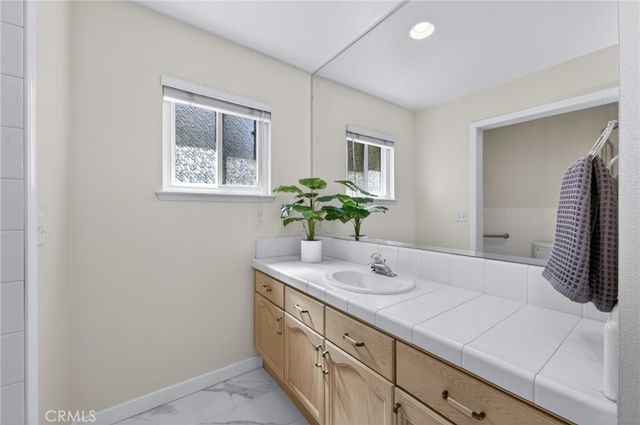 2997 W Silverhill, Fresno, CA 93711