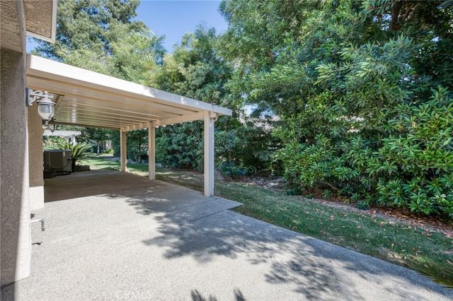 2997 W Silverhill, Fresno, CA 93711