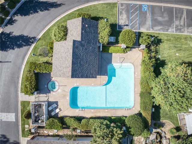 2997 W Silverhill, Fresno, CA 93711
