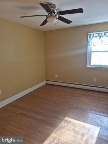 901 MONTGOMERY AVE, Fort Washington, PA 19034