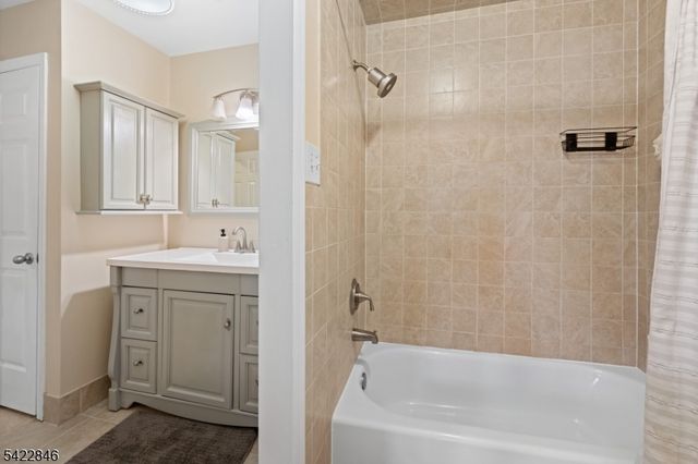 1709 William And Mary Cmn, Hillsborough Twp., NJ 08844