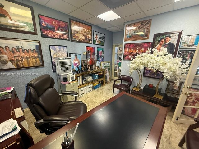5921 NW 176th St 9, Hialeah, FL 33015