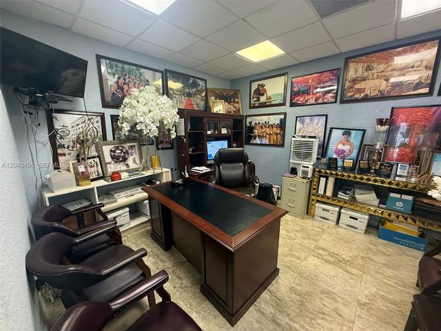 5921 NW 176th St 9, Hialeah, FL 33015