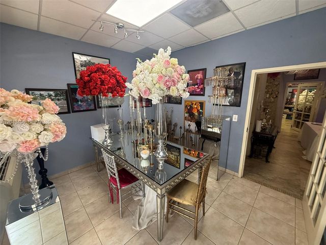5921 NW 176th St 9, Hialeah, FL 33015