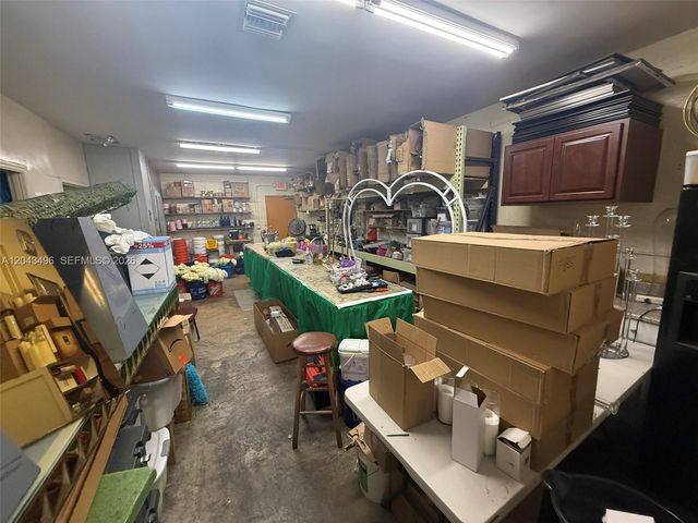 5921 NW 176th St 9, Hialeah, FL 33015