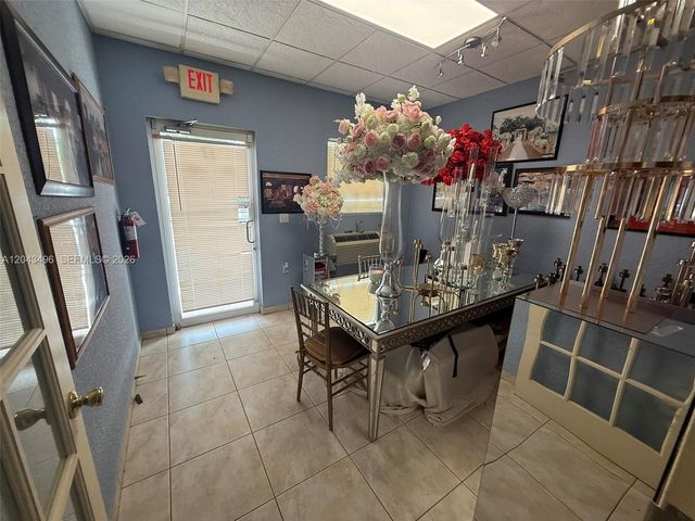 5921 NW 176th St 9, Hialeah, FL 33015