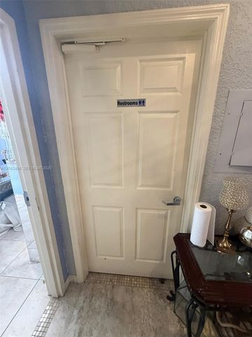 5921 NW 176th St 9, Hialeah, FL 33015