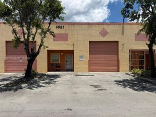 5921 NW 176th St 9, Hialeah, FL 33015