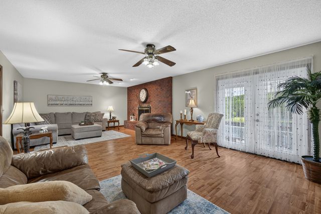 45 Boning Rd, Fayetteville, TN 37334