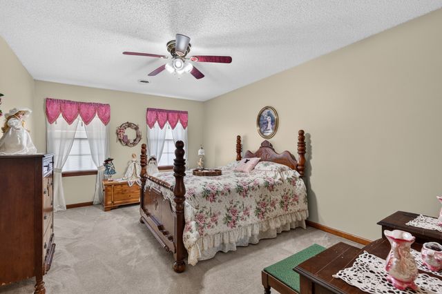 45 Boning Rd, Fayetteville, TN 37334
